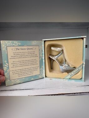 NIB Just The Right Shoe Raine "Snow Queen" 2004 Item 25489